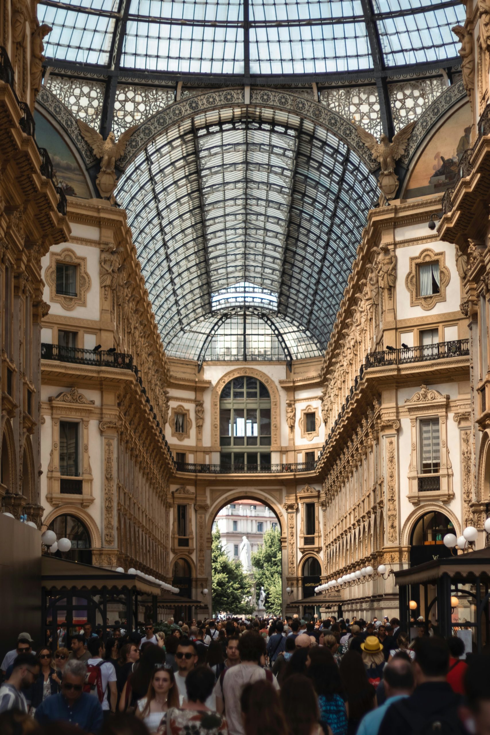 Shopping in Milan — Quadrilatero della Moda, Brera, Navigli