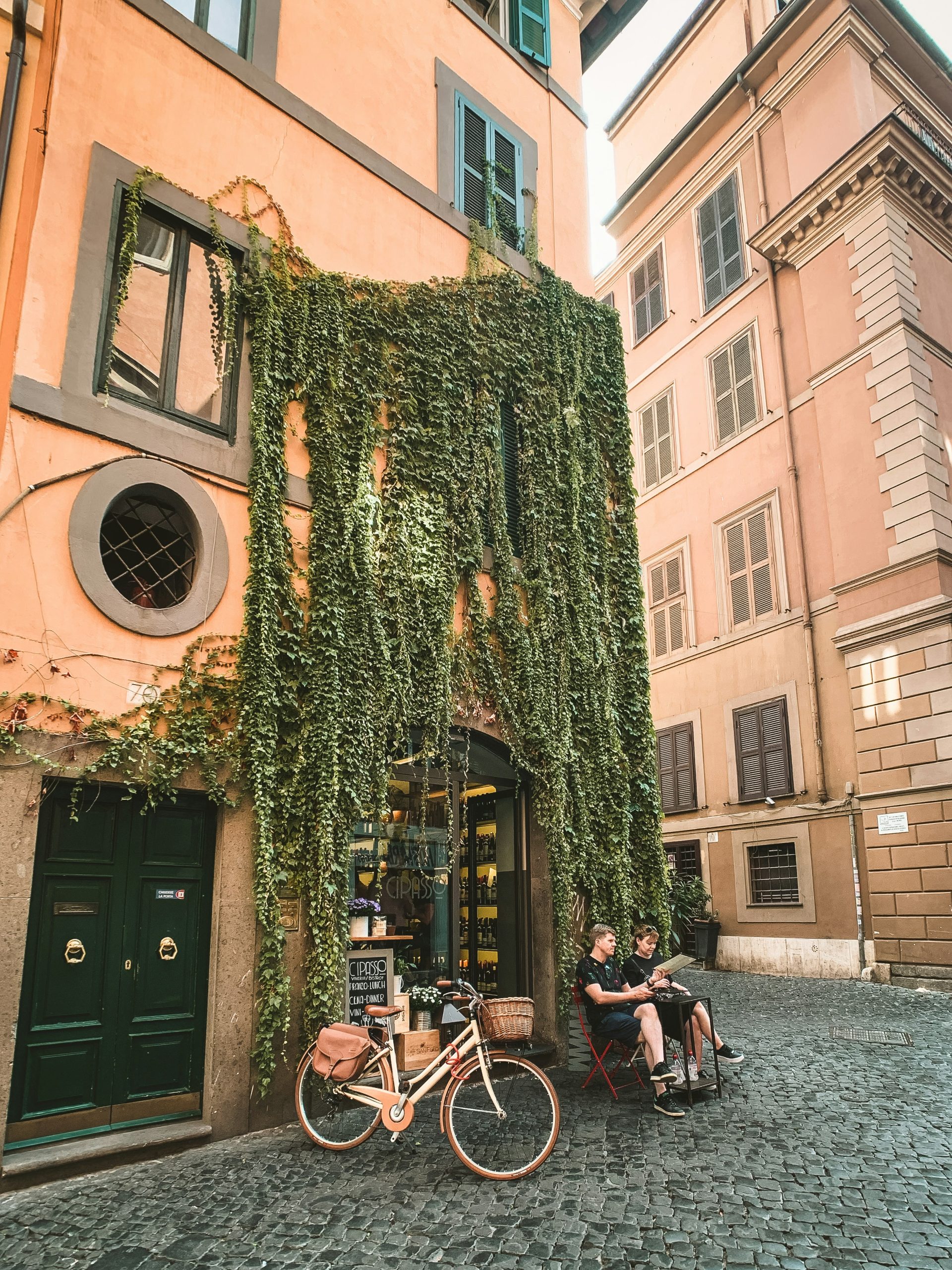 Antiquing and shopping in Rome — Porta Portese, Monti, Via Margutta