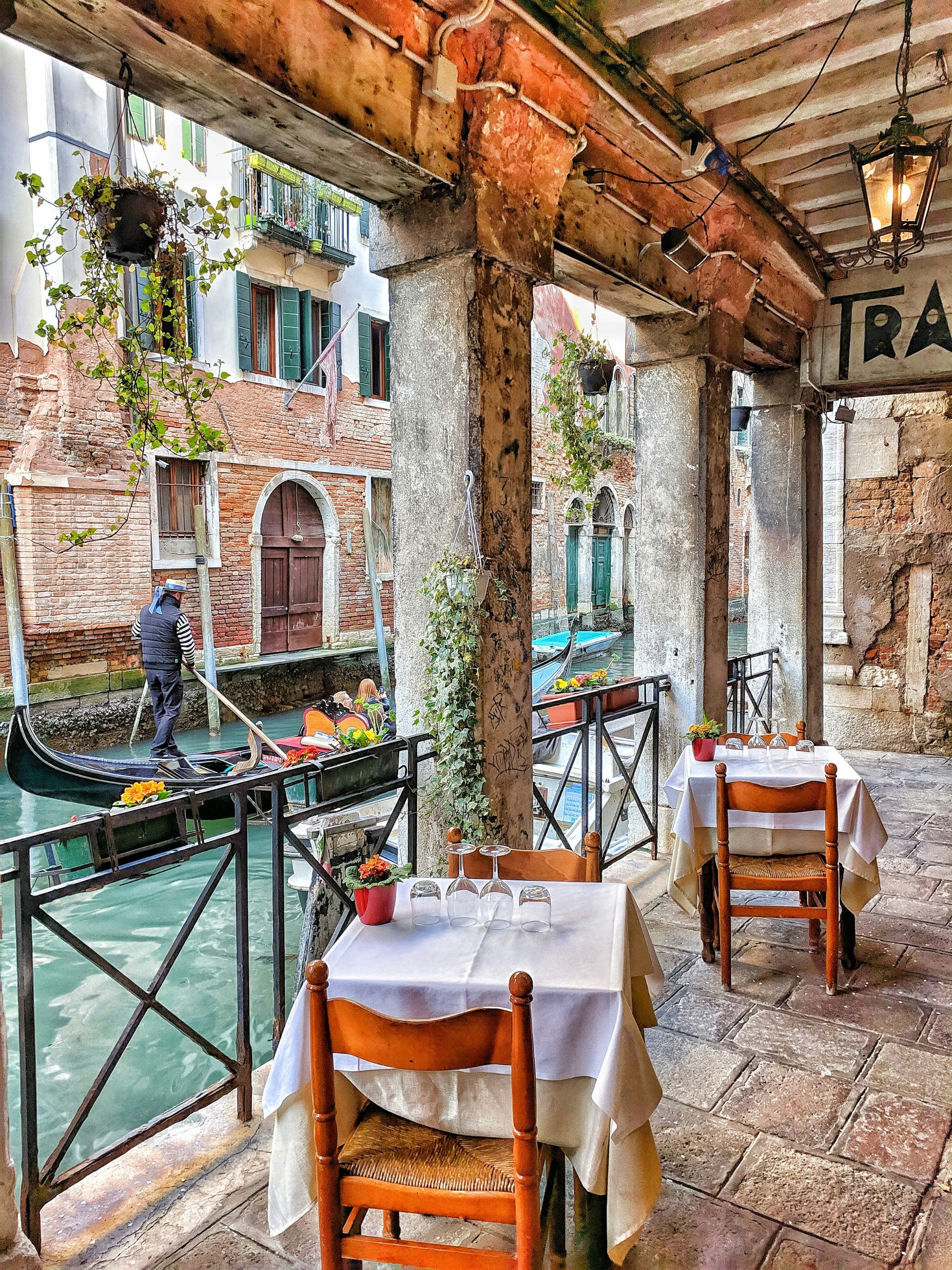 The bacari — how Venetians drink and eat