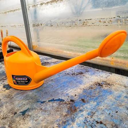 Long-spout metal watering can